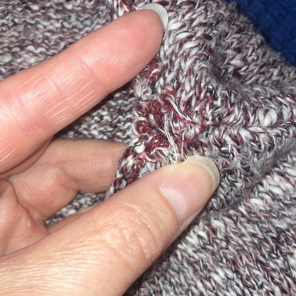 Size M/L Super Soft Hollister Sweater. Burgundy & grey with Aztec like design - Picture 8 of 9